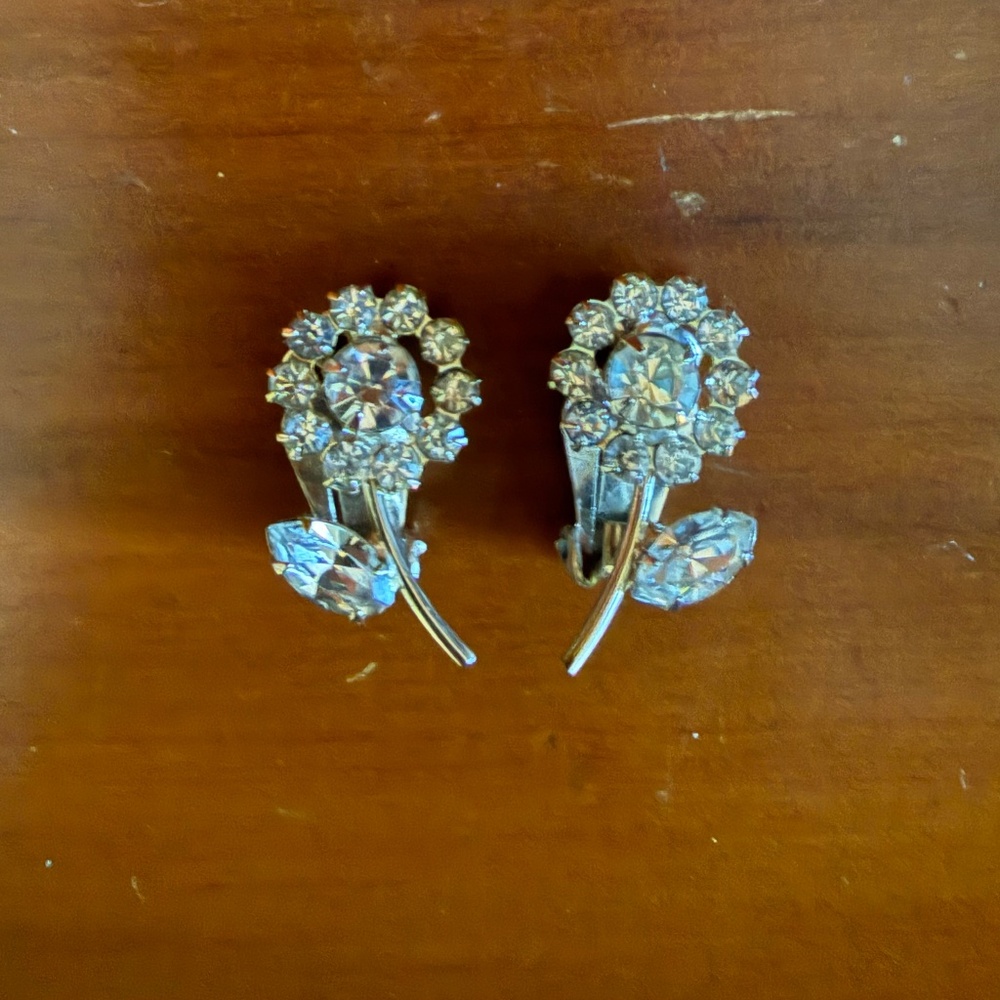 Daisy Crystal Clip-On Earrings